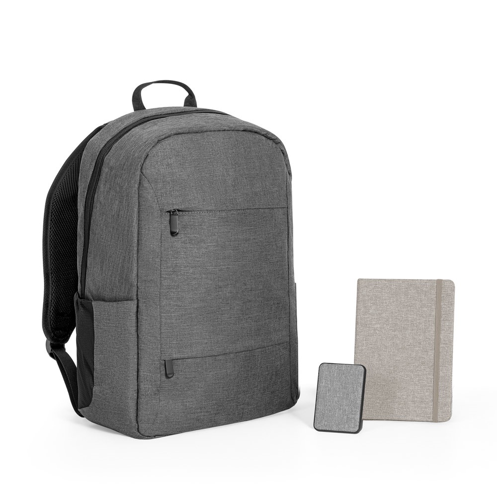 KIT ONBOARDING CLASSIC. The classic onboarding kit is a collection of products to welcome new employees